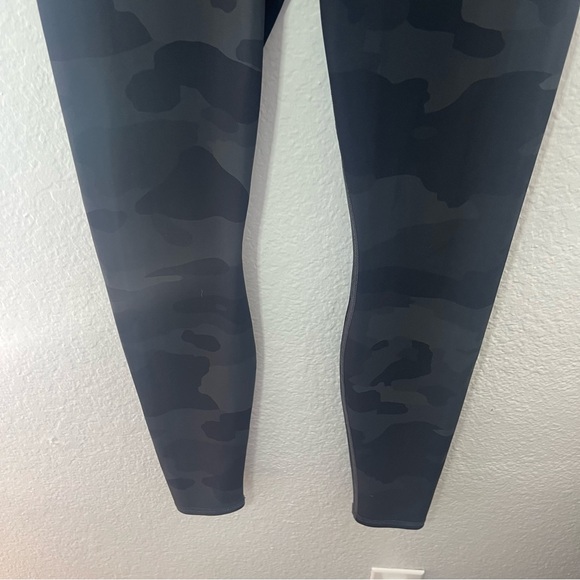 Alo Yoga Camo Highwaist Legging Women’s Small - Picture 6 of 12